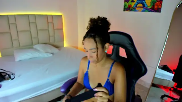 Snapshot of JennyLawrence chatting on October 29, 2025, 7:57 pm JennyLawrence online show from October 29, 2025, 7:57 pm