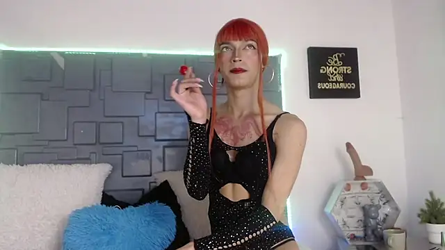 Trinity Knox online show from October 9, 2025, 4:51 pm