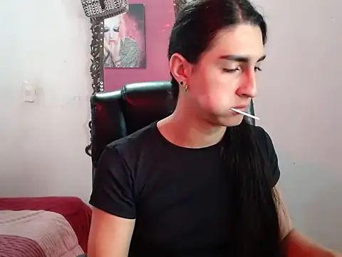 lola diez online show from October 7, 2025, 6:20 pm