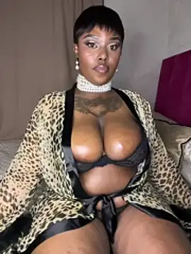 Snapshot of QUEEN_NOBUHLE_777 chatting on May 1, 2026, 12:26 am QUEEN NOBUHLE 777 online show from May 1, 2026, 12:26 am