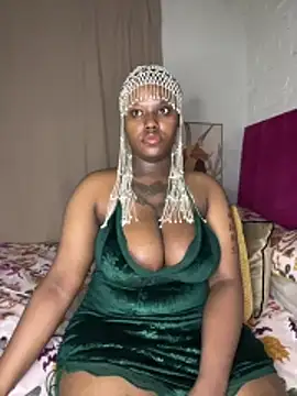 Snapshot of QUEEN_NOBUHLE_777 chatting on May 9, 2026, 11:41 pm QUEEN NOBUHLE 777 online show from May 9, 2026, 11:41 pm