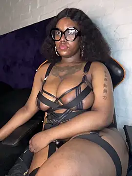 Snapshot of QUEEN_NOBUHLE_777 chatting on March 8, 2026, 2:04 am QUEEN NOBUHLE 777 online show from March 8, 2026, 2:04 am