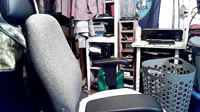 Snapshot of georgew62 chatting on November 23, 2025, 2:21 am georgew62 online show from November 23, 2025, 2:21 am