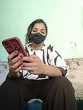 Snapshot of the_saavi chatting on June 10, 2026, 2:35 am the saavi online show from June 10, 2026, 2:35 am