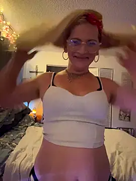 Snapshot of Goldenndoll chatting on September 17, 2025, 7:38 pm Goldenndoll online show from September 17, 2025, 7:38 pm