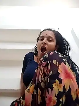 Snapshot of Sonam_shinde chatting on May 10, 2026, 5:44 am Sonam shinde online show from May 10, 2026, 5:44 am