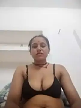 Snapshot of Sonam_shinde chatting on May 4, 2026, 6:22 pm Sonam shinde online show from May 4, 2026, 6:22 pm