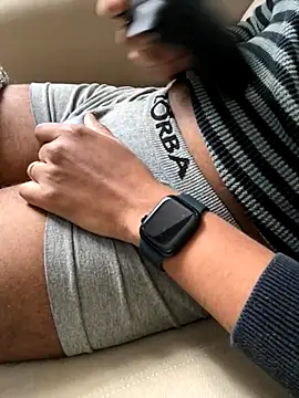 Snapshot of Hiuwee chatting on October 20, 2025, 3:23 pm Hiuwee online show from October 20, 2025, 3:23 pm