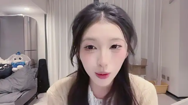 ZhaoZhao-ZM online show from October 18, 2025, 1:46 pm