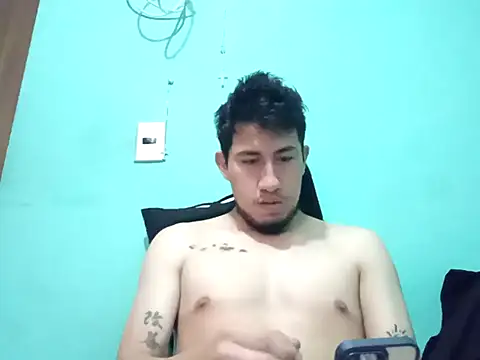 Snapshot of True_Di chatting on October 11, 2025, 11:33 am True Di online show from October 11, 2025, 11:33 am