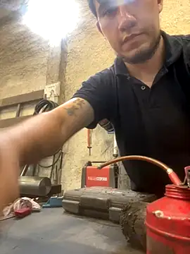 Snapshot of True_Di chatting on December 1, 2025, 3:57 pm True Di online show from December 1, 2025, 3:57 pm