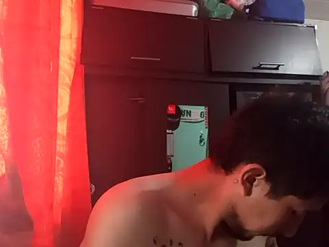 Snapshot of True_Di chatting on October 10, 2025, 6:42 pm True Di online show from October 10, 2025, 6:42 pm