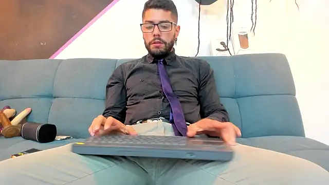 Snapshot of DanteWinter chatting on October 23, 2025, 5:50 am DanteWinter online show from October 23, 2025, 5:50 am