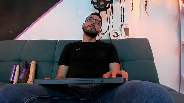 Snapshot of DanteWinter chatting on October 14, 2025, 3:18 am DanteWinter online show from October 14, 2025, 3:18 am