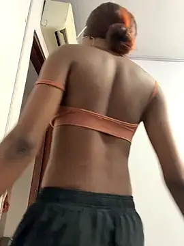 MarianRosse online show from December 5, 2025, 7:23 pm