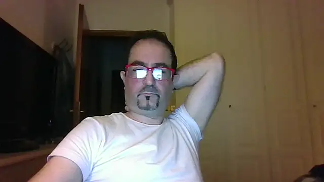 Snapshot of max_im69 chatting on May 21, 2026, 10:29 pm max im69 online show from May 21, 2026, 10:29 pm