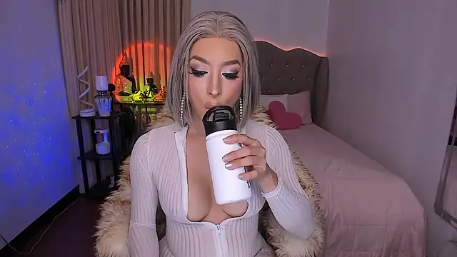 Snapshot of Dream_Goddess chatting on December 14, 2025, 7:47 am Dream Goddess online show from December 14, 2025, 7:47 am