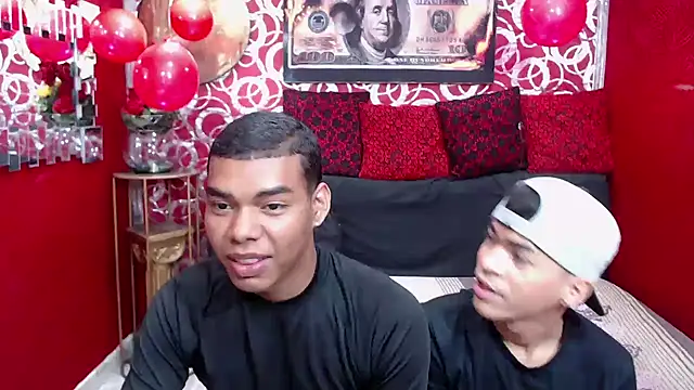 TWOBOYSPEINHOT online show from September 23, 2025, 12:06 am