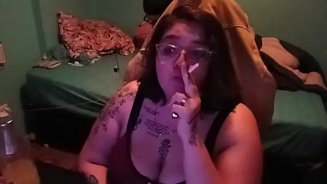 Snapshot of yxngboobs chatting on June 7, 2026, 1:33 am yxngboobs online show from June 7, 2026, 1:33 am