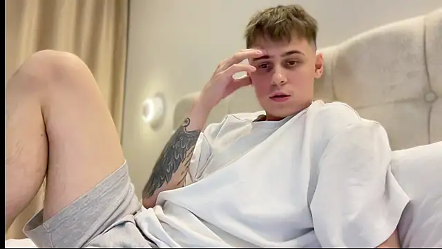 Snapshot of Tyler_Garner chatting on September 9, 2025, 3:32 pm Tyler Garner online show from September 9, 2025, 3:32 pm