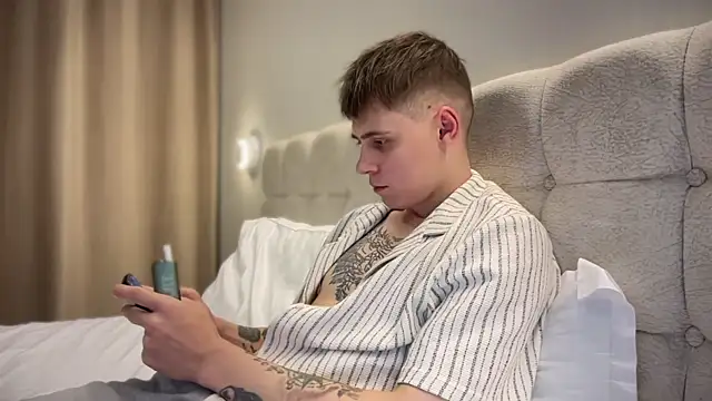 Snapshot of Tyler_Garner chatting on September 10, 2025, 6:29 pm Tyler Garner online show from September 10, 2025, 6:29 pm