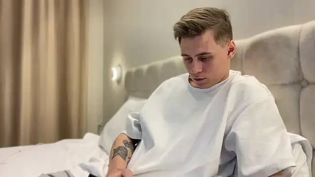 Snapshot of Tyler_Garner chatting on September 20, 2025, 6:35 pm Tyler Garner online show from September 20, 2025, 6:35 pm