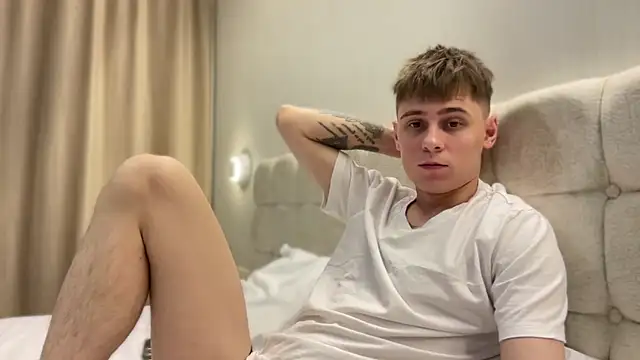 Snapshot of Tyler_Garner chatting on September 11, 2025, 5:13 pm Tyler Garner online show from September 11, 2025, 5:13 pm