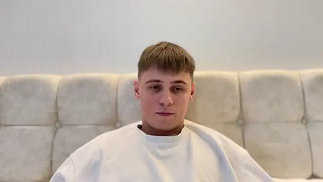 Snapshot of Tyler_Garner chatting on September 12, 2025, 1:33 pm Tyler Garner online show from September 12, 2025, 1:33 pm