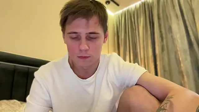 Snapshot of Tyler_Garner chatting on November 1, 2025, 1:38 pm Tyler Garner online show from November 1, 2025, 1:38 pm