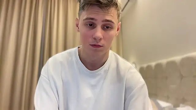 Snapshot of Tyler_Garner chatting on September 14, 2025, 5:24 pm Tyler Garner online show from September 14, 2025, 5:24 pm