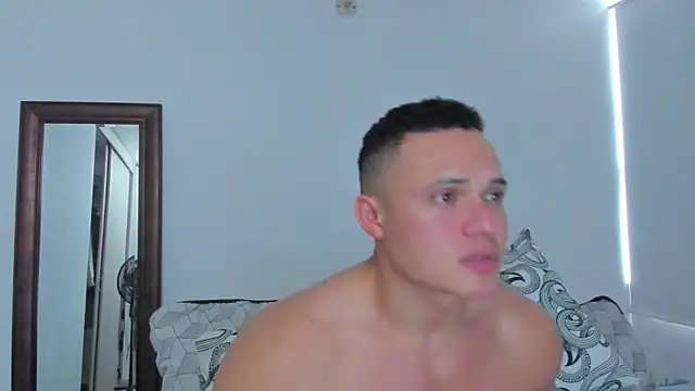 KingLevi01 online show from June 6, 2026, 10:04 pm