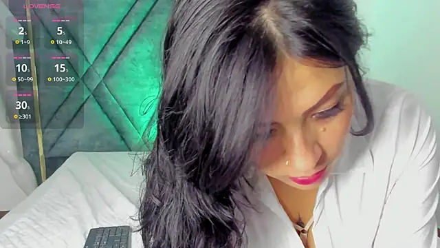 THAMARA ANGELLS online show from October 2, 2025, 1:36 pm