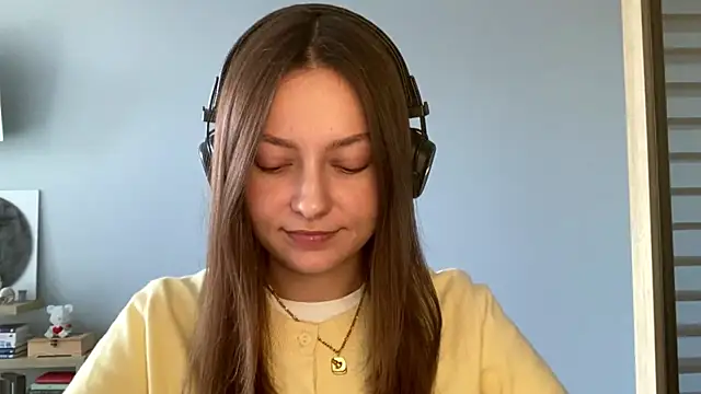 SoulHiperAgne  online show from October 18, 2025, 1:24 pm