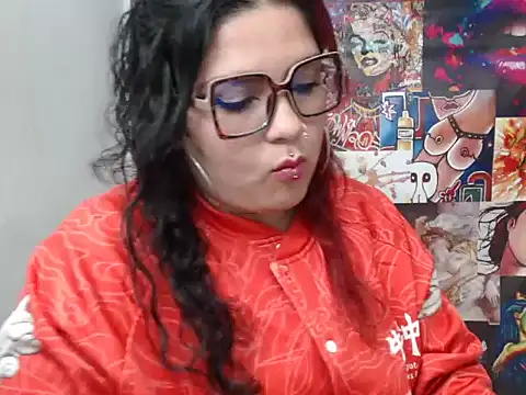 Curvy-Queen online show from September 18, 2025, 1:19 am