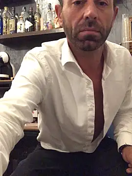 MatteoDom85 online show from October 2, 2025, 9:40 pm