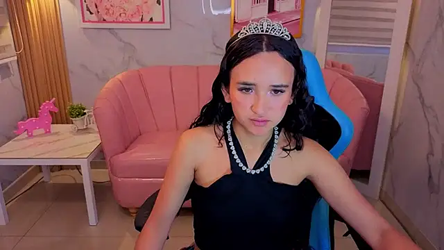 Snapshot of bella_vibess_s chatting on June 19, 2026, 2:28 am bella vibess s online show from June 19, 2026, 2:28 am