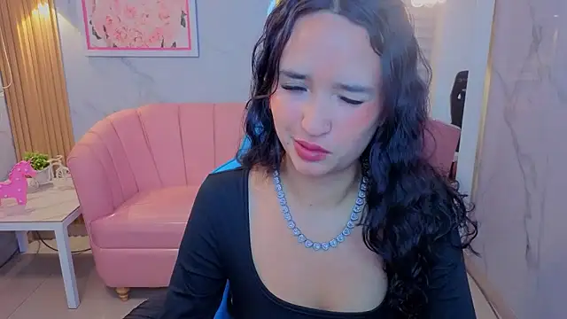 Snapshot of bella_vibess_s chatting on June 11, 2026, 2:53 am bella vibess s online show from June 11, 2026, 2:53 am