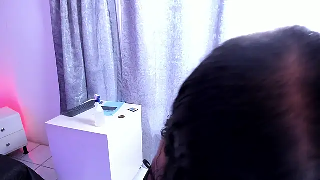 Snapshot of Ambeer_fox_ chatting on November 26, 2025, 8:09 pm Ambeer fox online show from November 26, 2025, 8:09 pm