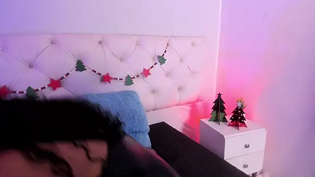 Snapshot of Ambeer_fox_ chatting on December 1, 2025, 8:10 pm Ambeer fox online show from December 1, 2025, 8:10 pm