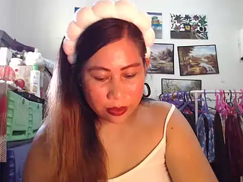 Snapshot of filipina_beauty chatting on November 30, 2025, 2:01 am filipina beauty online show from November 30, 2025, 2:01 am