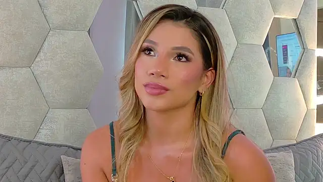 NicoleArmani online show from February 12, 2026, 9:25 pm