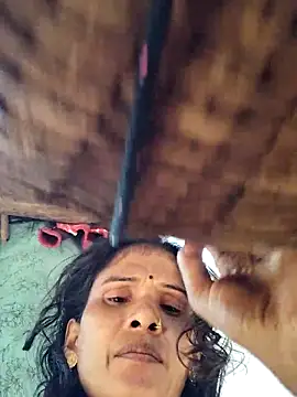 Snapshot of Love_bhabi chatting on November 18, 2025, 8:17 am Love bhabi online show from November 18, 2025, 8:17 am