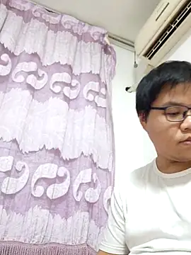 Snapshot of _KaiXin_ chatting on October 28, 2025, 1:32 pm KaiXin online show from October 28, 2025, 1:32 pm