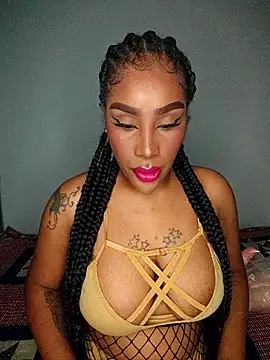 Snapshot of Queen_Amara chatting on November 16, 2025, 2:49 am Queen Amara online show from November 16, 2025, 2:49 am