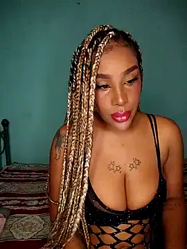 Snapshot of Queen_Amara chatting on October 14, 2025, 2:23 am Queen Amara online show from October 14, 2025, 2:23 am