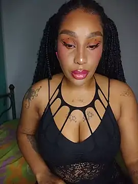 Queen Amara online show from May 25, 2026, 4:01 am
