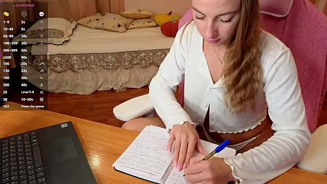 Naughty Bunny  online show from October 30, 2025, 2:43 am