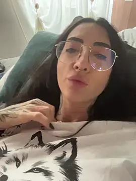 nikkaanderic online show from January 14, 2026, 11:14 am