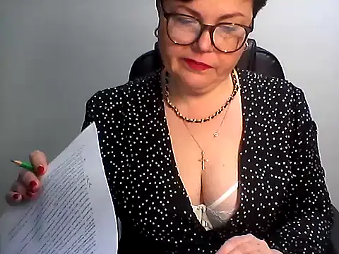 EllaLove2277 online show from February 5, 2026, 6:53 am