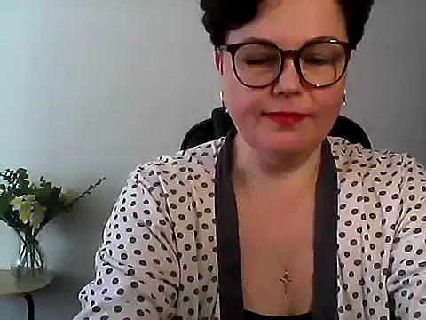 Snapshot of EllaLove2277 chatting on April 15, 2026, 9:37 am EllaLove2277 online show from April 15, 2026, 9:37 am
